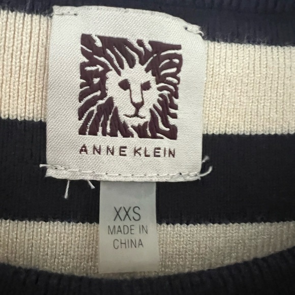 Dress - Picture 2 of 5